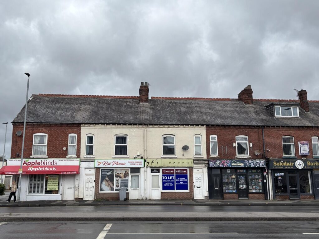 Cross Street, Sale