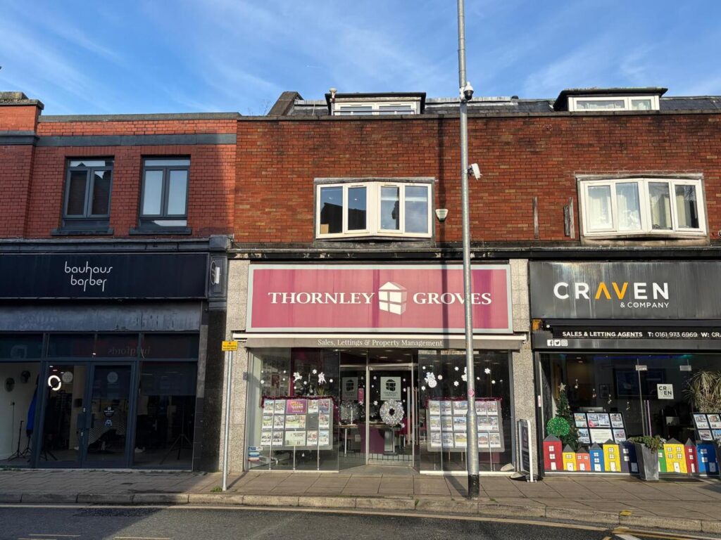 School Road 100, Sale